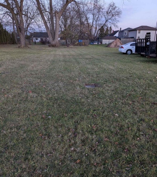 Primary Photo Of 302 Aqueduct St, Welland General Retail For Lease