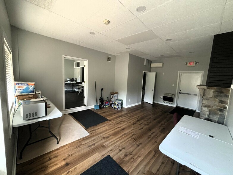 More Photos Of 906 Route 940, Pocono Lake Storefront Retail Office For Lease