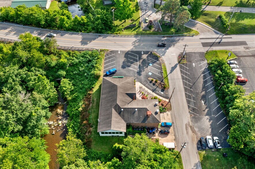 More Photos Of 2001 E Washington St, New Castle Restaurant For Sale