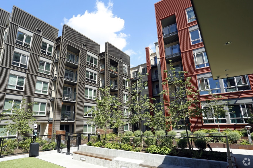 More Photos Of 2900 1st Ave, Seattle Apartments For Lease