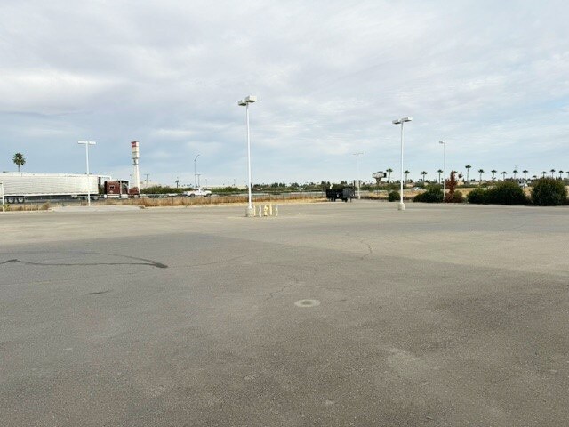 More Photos Of 321 Prosperity Blvd, Chowchilla Auto Dealership For Lease