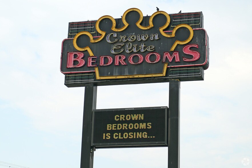 More Photos Of 880 W Riverdale Rd, Ogden Freestanding For Sale