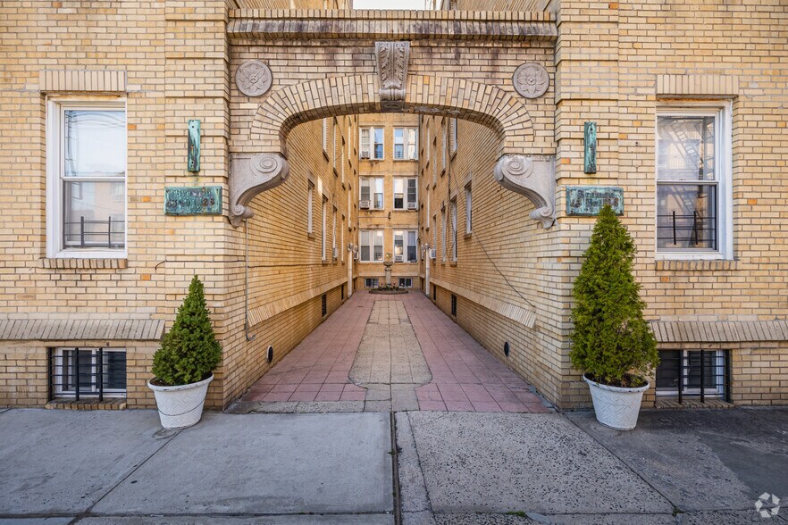 More Photos Of 4324 165th St, Flushing Apartments For Sale