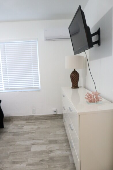 More Photos Of 101-107 Tacoma Ln, West Palm Beach Apartments For Lease