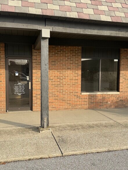 Primary Photo Of 105 5th St SE, Barberton Medical For Lease