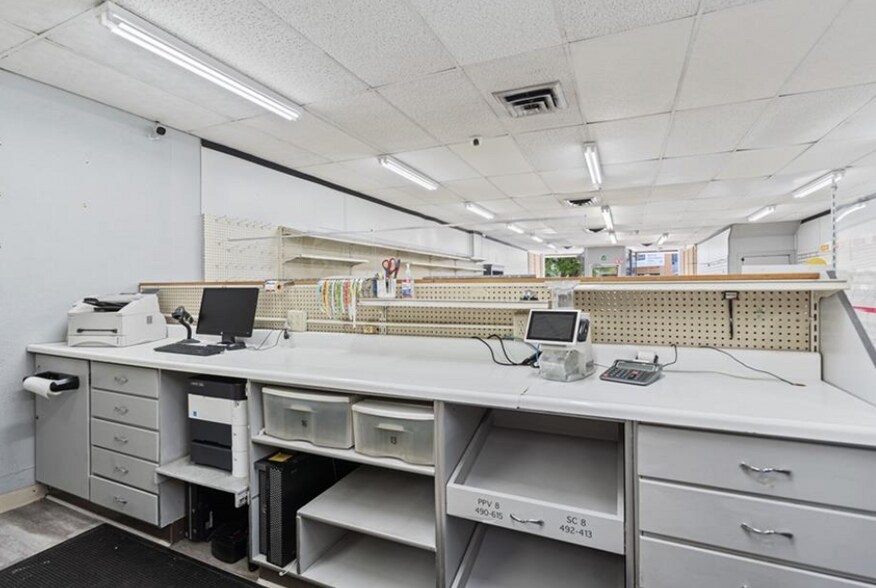 More Photos Of 320-322 3rd St, California Storefront Retail Residential For Sale