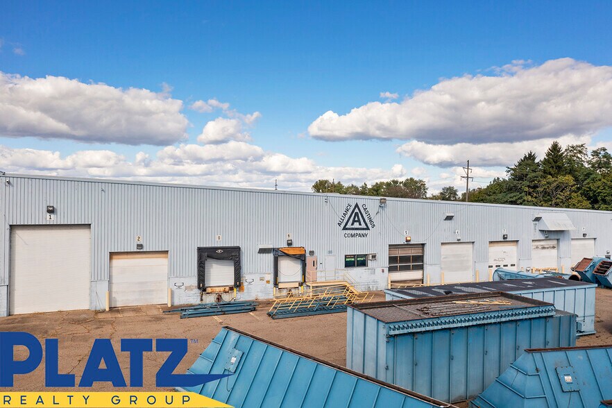 More Photos Of 1001 E Broadway St, Alliance Industrial For Lease