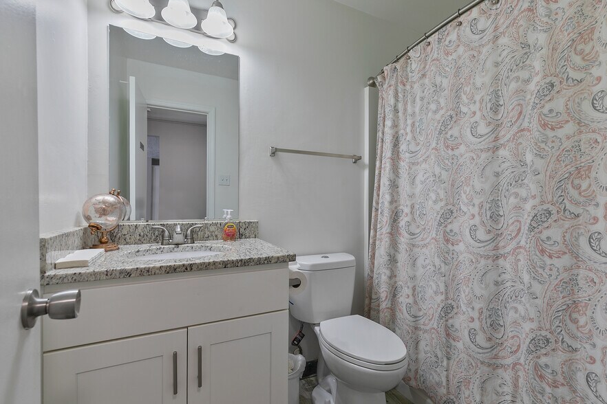 More Photos Of 3900 Forest Hill Ave, Richmond Apartments For Sale