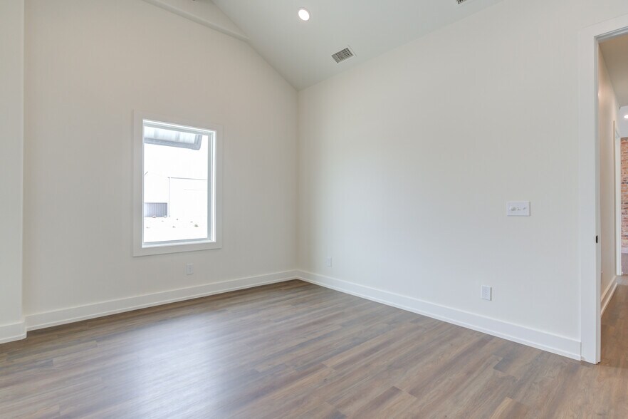 More Photos Of 8926 County Road 6820, Lubbock Warehouse For Sale