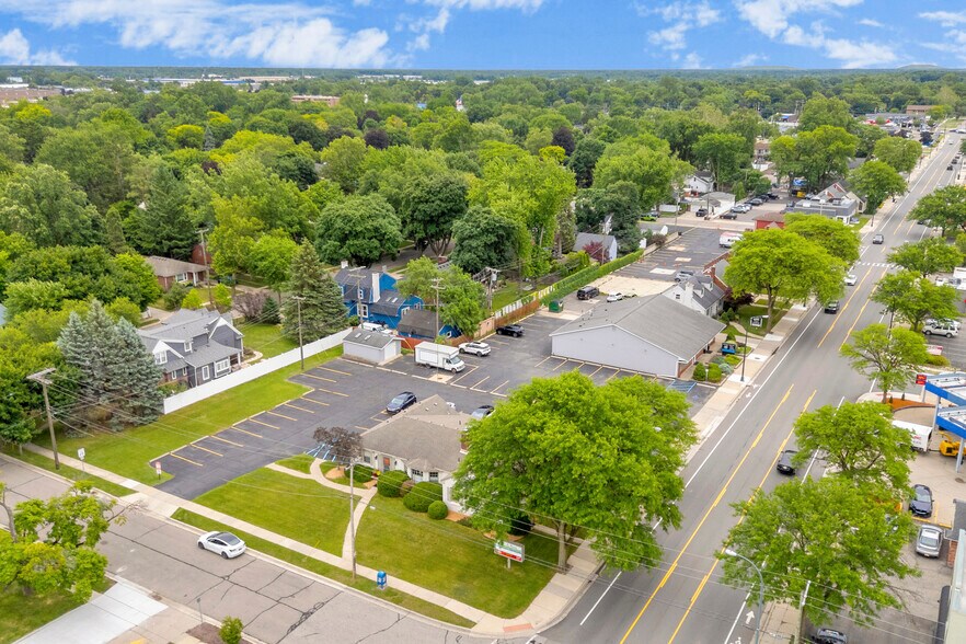 More Photos Of 915-919 S Main St, Plymouth Office For Sale
