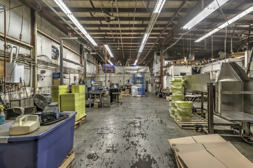 More Photos Of 15 Container Dr, Terryville Manufacturing For Sale