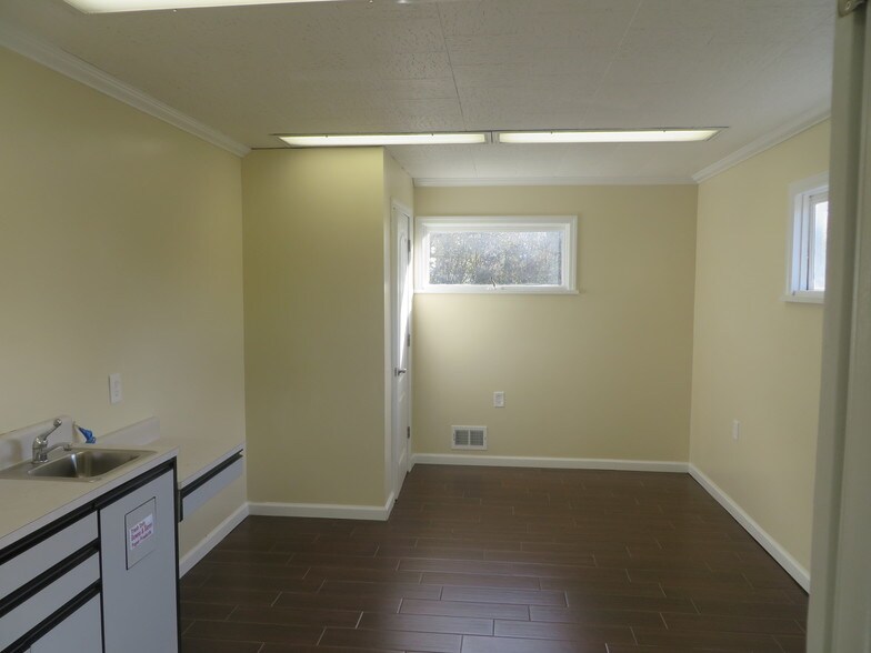 More Photos Of 286 E Main St, Somerville Medical For Lease