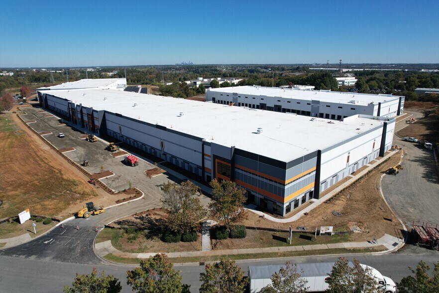 More Photos Of 3480 Stateview Blvd, Fort Mill Unknown For Lease