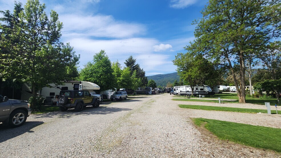 More Photos Of 651 Rosedale Rd, Castlegar Specialty For Sale