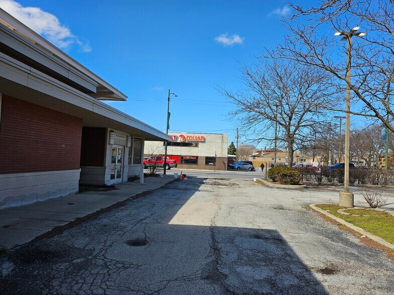 More Photos Of 371 E 87th St, Chicago Office For Sale