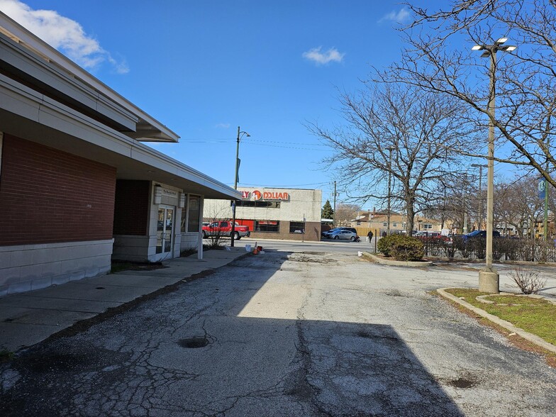 More Photos Of 8700 S King Dr, Chicago Bank For Sale