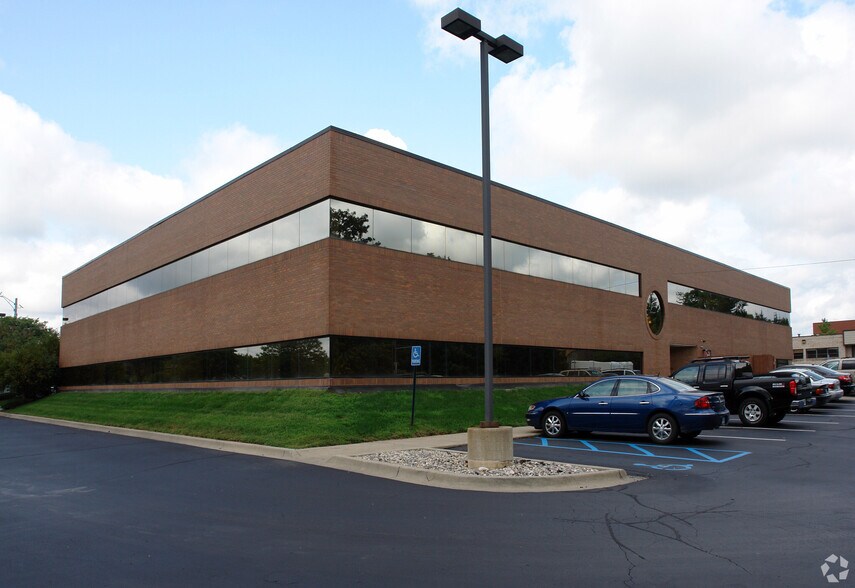More Photos Of 28580 Orchard Lake Rd, Farmington Hills Office For Lease