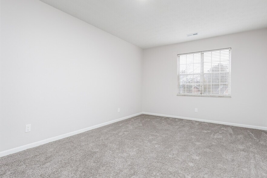 More Photos Of 4577 Olentangy River Rd, Columbus Apartments For Sale