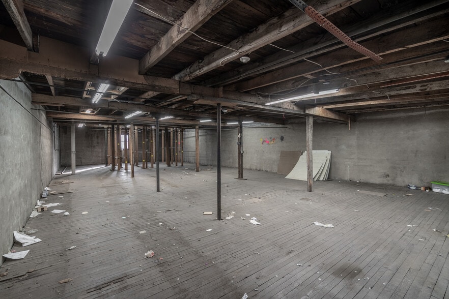 More Photos Of 420-424 W State St, Ithaca Freestanding For Lease