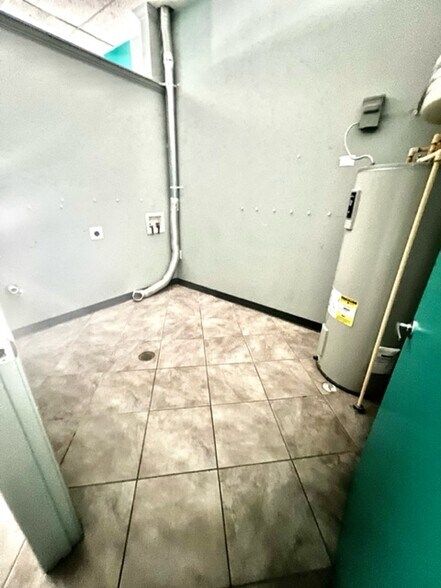 More Photos Of 5725 State Bridge Rd, Johns Creek Freestanding For Lease