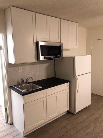 More Photos Of 588 E Mel Ave, Palm Springs Apartments For Sale