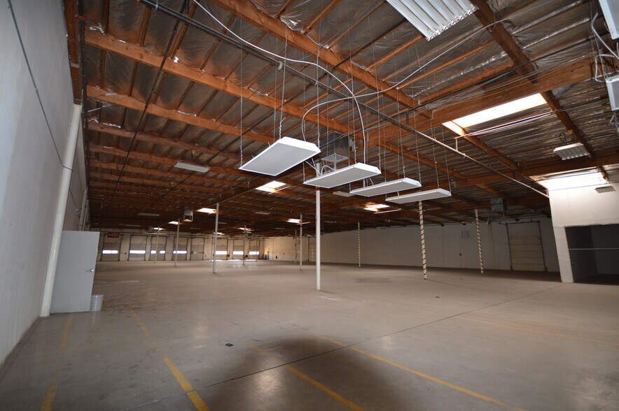 More Photos Of 3701 W Cambridge Ave, Phoenix Warehouse For Lease