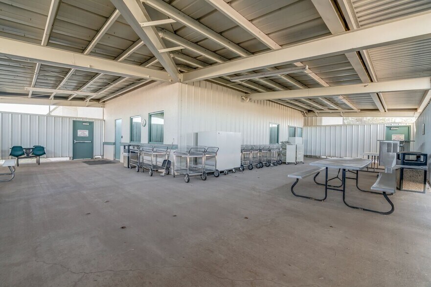 More Photos Of 3101 Technology Dr, Edmond Light Distribution For Lease