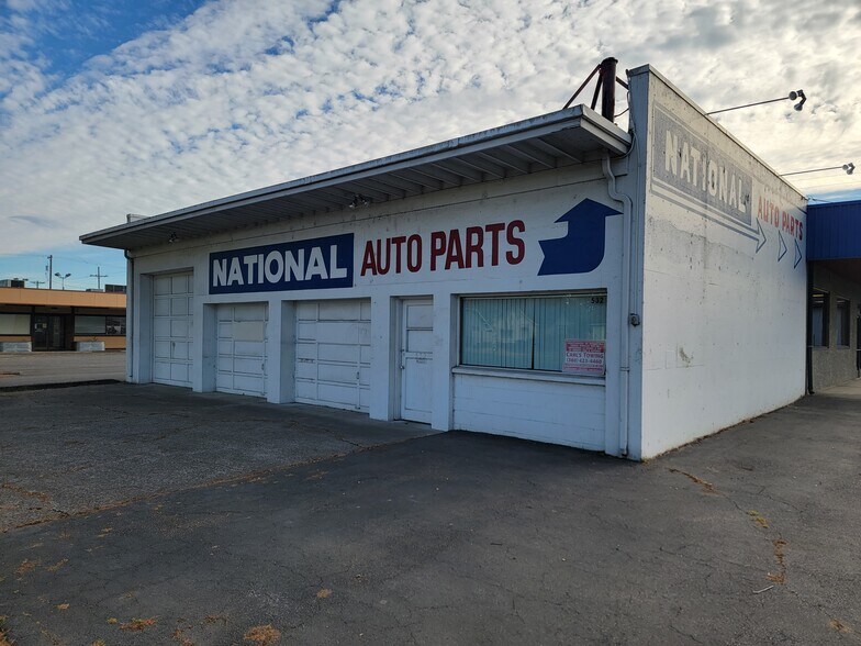 More Photos Of 532 Oregon Way, Longview Auto Repair For Lease