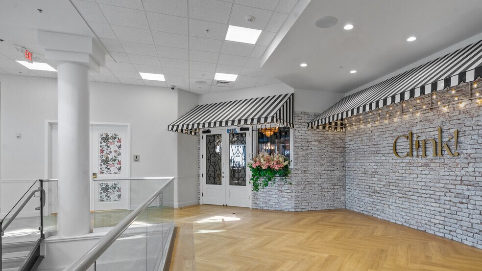 More Photos Of 285 Liberty St, Salem Storefront Retail Office For Lease