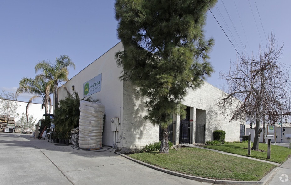 Primary Photo Of 900 W Washington Ave, Escondido Warehouse For Lease