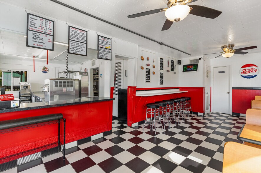 More Photos Of 1401 N Highway 20, Cannon Falls Fast Food For Sale