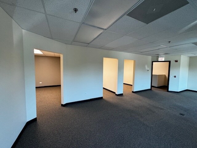More Photos Of 2760 Beverly Dr, Aurora Warehouse For Lease