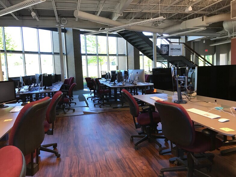 More Photos Of 2655 Research Park Dr, Fitchburg Office For Sale