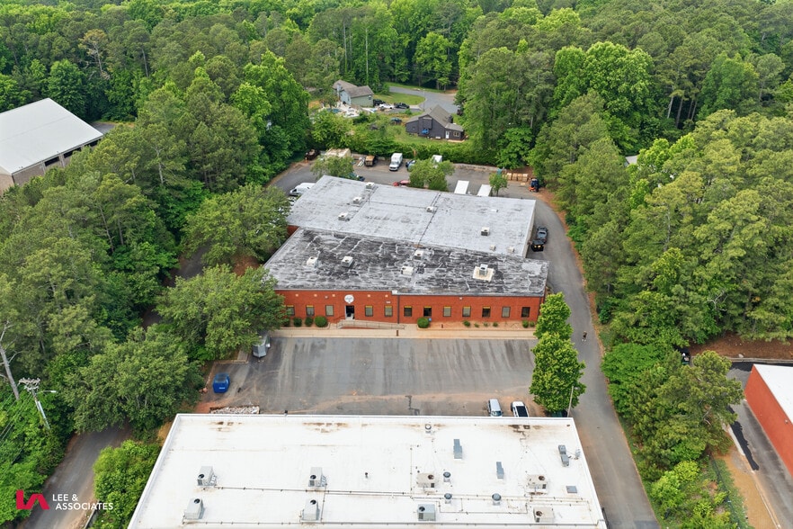 More Photos Of 5333 Bells Ferry Rd, Acworth Light Distribution For Sale