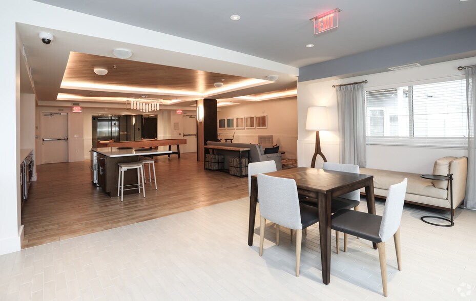 More Photos Of 11830 Sunrise Valley Dr, Reston Apartments For Lease