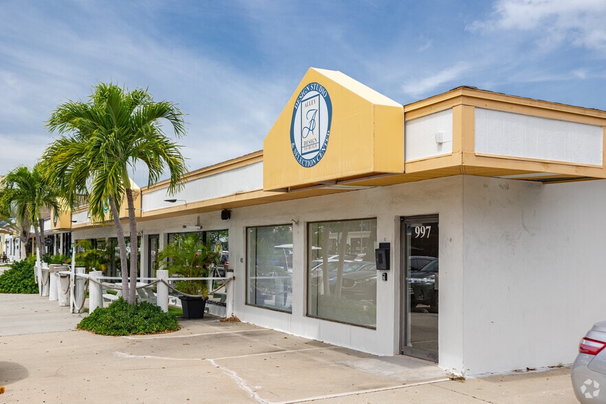 Primary Photo Of 975-997 3rd Ave N, Naples Storefront For Lease