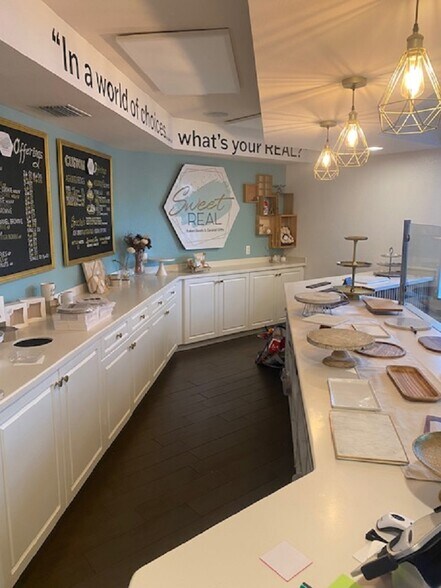More Photos Of 1615 SE 47th Ter, Cape Coral Storefront Retail Office For Sale