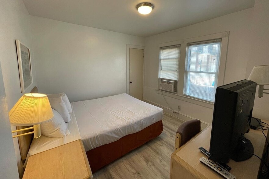 More Photos Of 4906 Ocean Ave, Wildwood Hotel For Sale