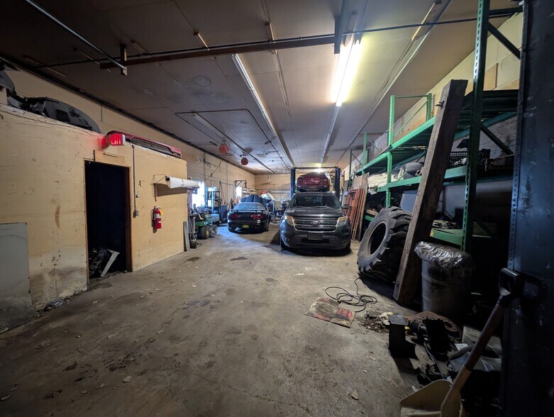 More Photos Of 1100 Weise St, Green Bay Auto Dealership For Sale