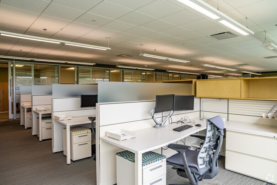 More Photos Of 1 Burton Hills Blvd, Nashville Unknown For Lease