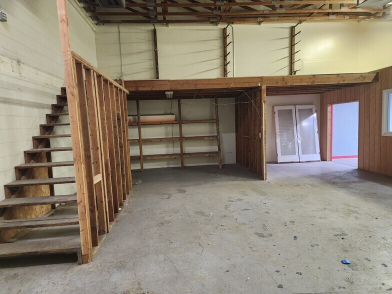 More Photos Of 1501 E Tulare Ave, Tulare Flex For Lease