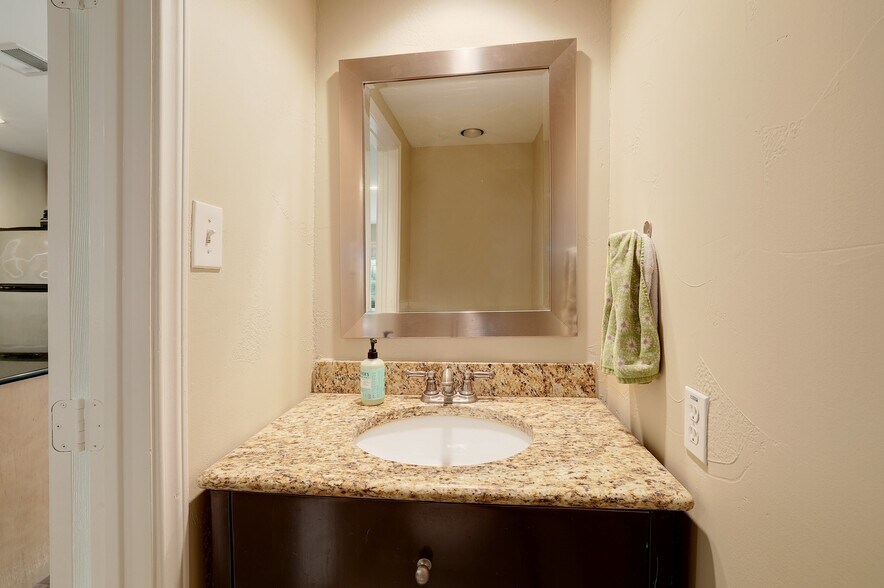 More Photos Of 1911 Lightsey Rd, Austin Apartments For Sale