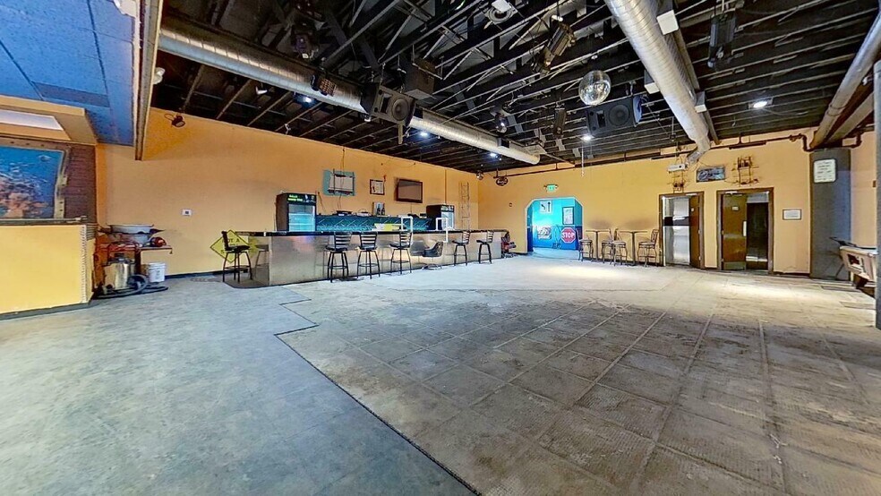 More Photos Of 95 Lake St, Gilford Restaurant For Sale