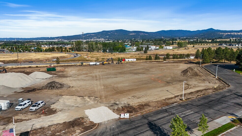 More Photos Of 22421 E Appleway Ave, Liberty Lake Showroom For Lease