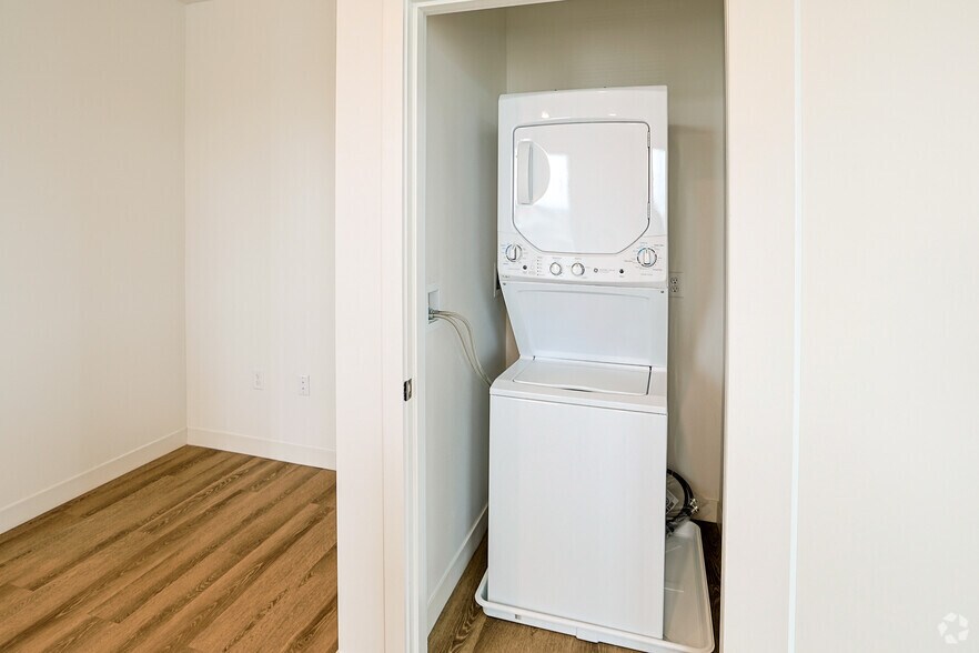 More Photos Of 484 2nd St, Everett Apartments For Lease