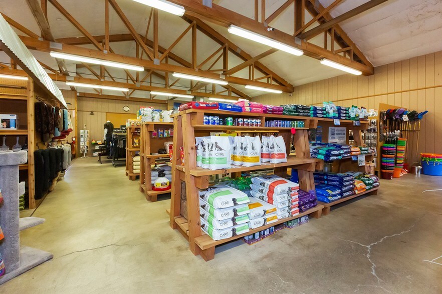 More Photos Of 461 NE Old Belfair Hwy, Belfair Storefront Retail Office For Sale