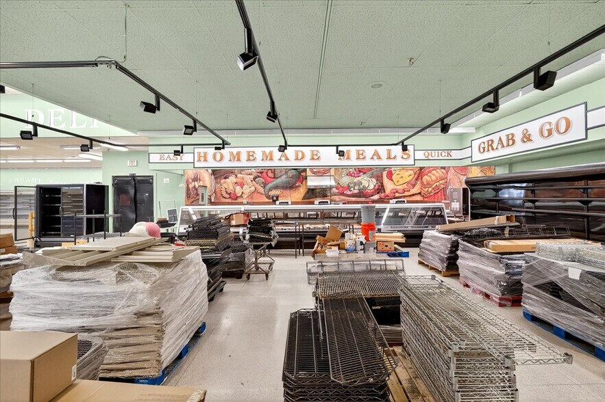 More Photos Of 4634-4639 Gravois Rd, House Spgs, House Springs Supermarket For Lease