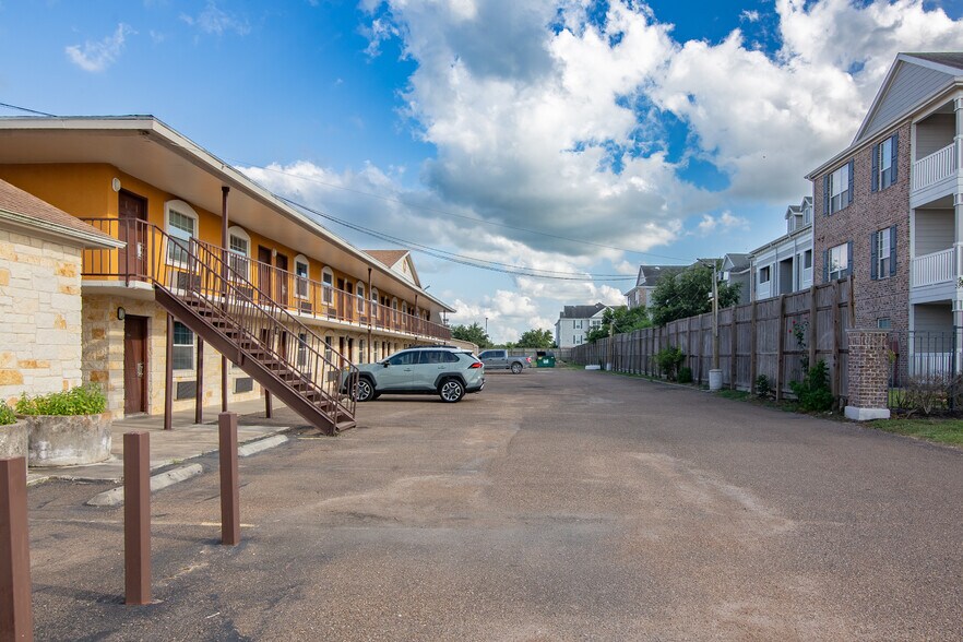 More Photos Of 3005 Houston Hwy, Victoria Hotel For Sale