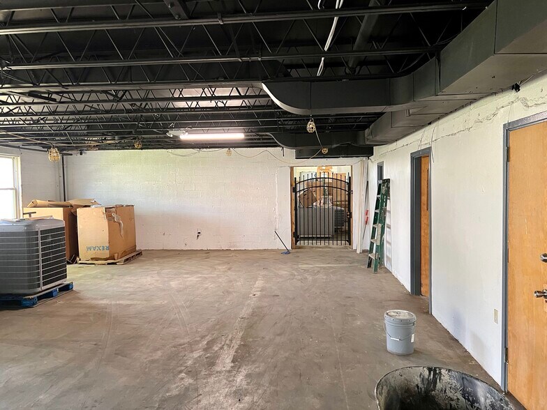 More Photos Of 7820 Reading Rd, Cincinnati Warehouse For Lease