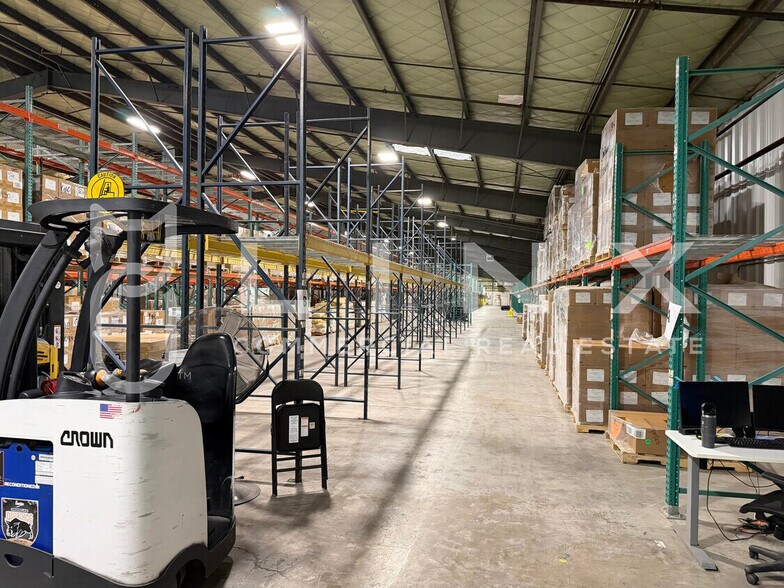 More Photos Of 444 N Industrial Dr, St George Distribution For Lease